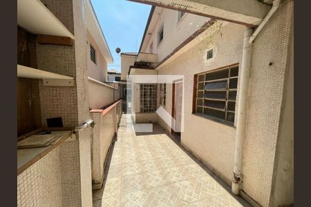 Casa à venda com 196m², 4 quartos e 1 vaga
