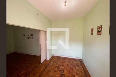 Casa à venda com 196m², 4 quartos e 1 vaga
