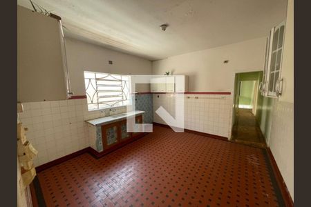 Casa à venda com 196m², 4 quartos e 1 vaga