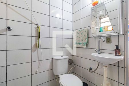 Casa à venda com 600m², 3 quartos e 4 vagasSuite inferior - Banheiro