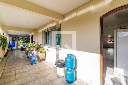 Casa à venda com 600m², 3 quartos e 4 vagasCorredor lateral