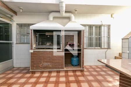 Casa à venda com 262m², 3 quartos e 3 vagas Casa à venda com 262m², 3 quartos e 3 vagasChurrasqueira