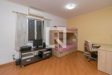 Casa à venda com 262m², 3 quartos e 3 vagas Casa à venda com 262m², 3 quartos e 3 vagasQuarto 2