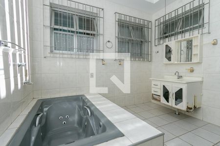 Casa à venda com 262m², 3 quartos e 3 vagas Casa à venda com 262m², 3 quartos e 3 vagasHidromassagem