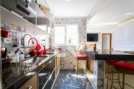 Apartamento à venda com 150m², 2 quartos e 2 vagasCozinha