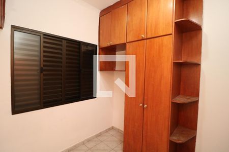 Quarto 2 de casa para alugar com 3 quartos, 180m² em Jardim Santa Adélia, São Paulo