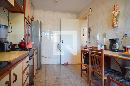 Apartamento para alugar com 82m², 2 quartos e 2 vagasCozinha