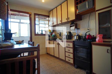 Apartamento para alugar com 82m², 2 quartos e 2 vagasCozinha