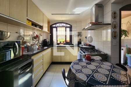 Casa à venda com 280m², 3 quartos e 4 vagasCozinha