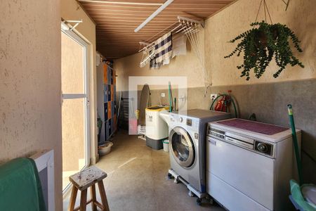 Casa à venda com 280m², 3 quartos e 4 vagasÁrea de Serviço