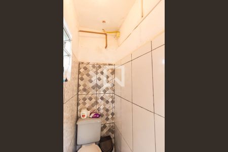 Casa à venda com 300m², 1 quarto e sem vaga Casa à venda com 300m², 1 quarto e sem vagaBanheiro