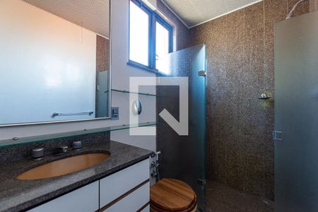 Casa de condomínio à venda com 600m², 5 quartos e 4 vagas Casa de condomínio à venda com 600m², 5 quartos e 4 vagasBanheiro