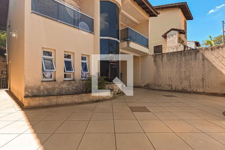 Casa à venda com 267m², 3 quartos e 4 vagas Casa à venda com 267m², 3 quartos e 4 vagasGaragem