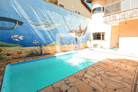 Casa à venda com 267m², 3 quartos e 4 vagas Casa à venda com 267m², 3 quartos e 4 vagasPiscina