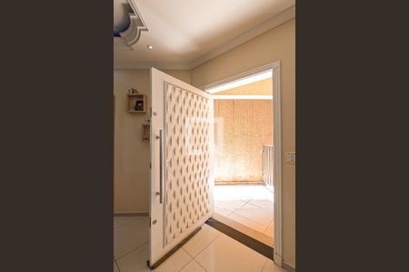 Casa à venda com 267m², 3 quartos e 4 vagas Casa à venda com 267m², 3 quartos e 4 vagasEntrada