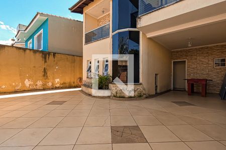 Casa à venda com 267m², 3 quartos e 4 vagas Casa à venda com 267m², 3 quartos e 4 vagasGaragem