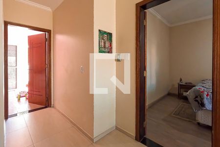 Casa à venda com 267m², 3 quartos e 4 vagas Casa à venda com 267m², 3 quartos e 4 vagasCorredor