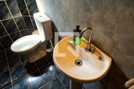 Casa à venda com 180m², 2 quartos e 2 vagas Casa à venda com 180m², 2 quartos e 2 vagasLavabo - Detalhe