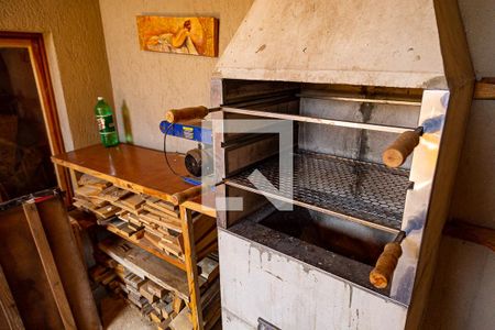 Casa à venda com 180m², 2 quartos e 2 vagas Casa à venda com 180m², 2 quartos e 2 vagasEspaço Gourmet - Churrasqueira