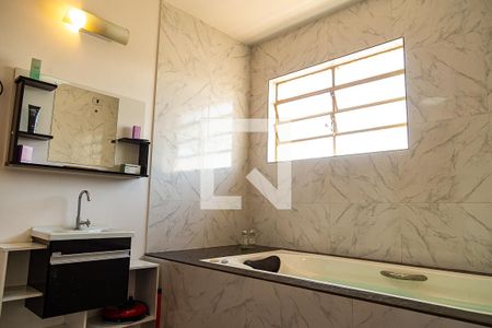 Casa à venda com 180m², 2 quartos e 2 vagas Casa à venda com 180m², 2 quartos e 2 vagasBanheiro da Suíte 1