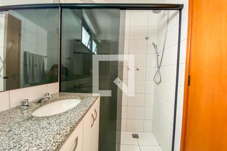 Apartamento para alugar com 117m², 3 quartos e 2 vagasBanheiro da suíte