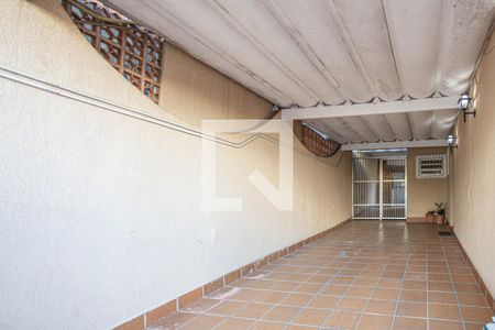 Casa à venda com 270m², 4 quartos e 3 vagas Casa à venda com 270m², 4 quartos e 3 vagasGaragem
