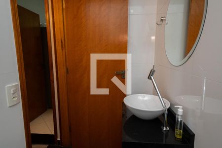 Casa à venda com 164m², 3 quartos e 2 vagas Casa à venda com 164m², 3 quartos e 2 vagasBanheiro de Serviço