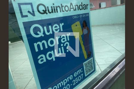 Casa à venda com 164m², 3 quartos e 2 vagas Casa à venda com 164m², 3 quartos e 2 vagasFachada