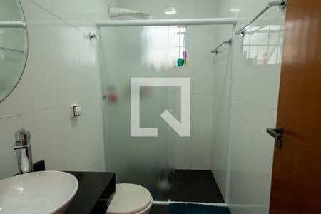 Casa à venda com 164m², 3 quartos e 2 vagas Casa à venda com 164m², 3 quartos e 2 vagasBanheiro Social