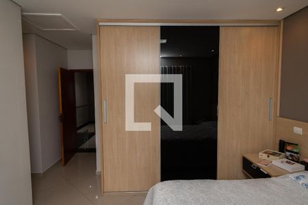 Casa à venda com 164m², 3 quartos e 2 vagas Casa à venda com 164m², 3 quartos e 2 vagasSuíte