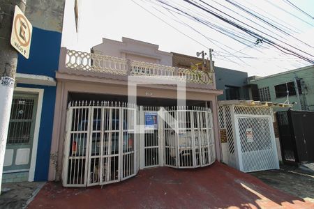 Casa à venda com 290m², 3 quartos e 2 vagas Casa à venda com 290m², 3 quartos e 2 vagasFachada