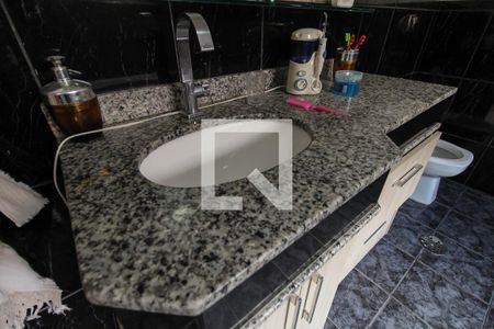 Casa à venda com 290m², 3 quartos e 2 vagas Casa à venda com 290m², 3 quartos e 2 vagasBanheiro