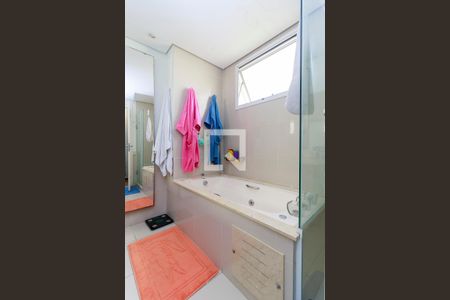 Apartamento para alugar com 190m², 3 quartos e 3 vagasSuíte 1 - Banheiro