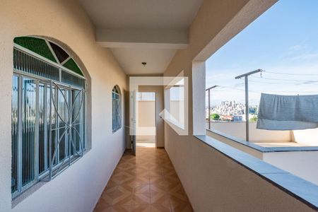 Varanda da Sala de casa para alugar com 2 quartos, 70m² em Palmeiras, Belo Horizonte