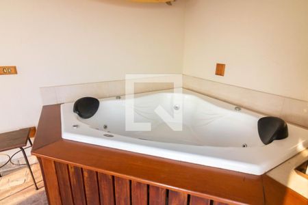 Apartamento à venda com 230m², 4 quartos e 2 vagasBanheiro de hidromassagem 