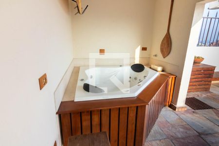 Apartamento à venda com 230m², 4 quartos e 2 vagasBanheiro de hidromassagem 