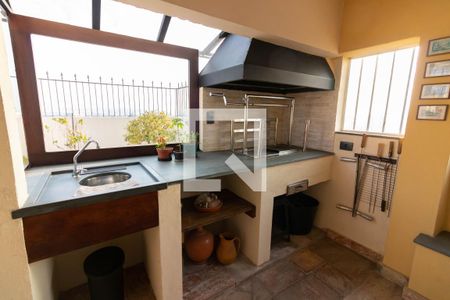 Apartamento à venda com 230m², 4 quartos e 2 vagasChurrasqueira