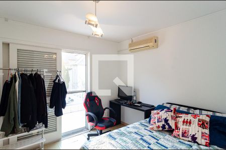 Casa de condomínio à venda com 270m², 4 quartos e 3 vagas Casa de condomínio à venda com 270m², 4 quartos e 3 vagasQuarto 3