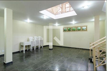 Casa de condomínio à venda com 270m², 4 quartos e 3 vagas Casa de condomínio à venda com 270m², 4 quartos e 3 vagasSalão de Festas