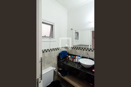 Casa de condomínio à venda com 270m², 4 quartos e 3 vagas Casa de condomínio à venda com 270m², 4 quartos e 3 vagasLavabo