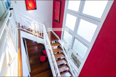 Casa de condomínio à venda com 270m², 4 quartos e 3 vagas Casa de condomínio à venda com 270m², 4 quartos e 3 vagasHall dos Quartos