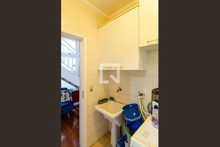 Casa de condomínio à venda com 270m², 4 quartos e 3 vagas Casa de condomínio à venda com 270m², 4 quartos e 3 vagasLavanderia