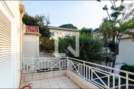 Casa de condomínio à venda com 270m², 4 quartos e 3 vagas Casa de condomínio à venda com 270m², 4 quartos e 3 vagasVaranda do Quarto 3