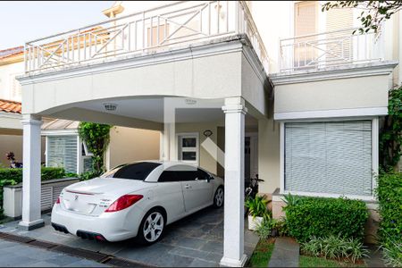 Casa de condomínio à venda com 270m², 4 quartos e 3 vagas Casa de condomínio à venda com 270m², 4 quartos e 3 vagasFrente da casa