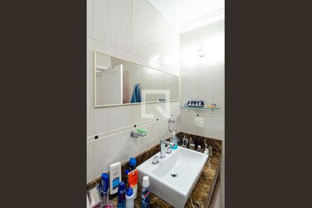 Casa de condomínio à venda com 270m², 4 quartos e 3 vagas Casa de condomínio à venda com 270m², 4 quartos e 3 vagasBanheiro da Suíte 1