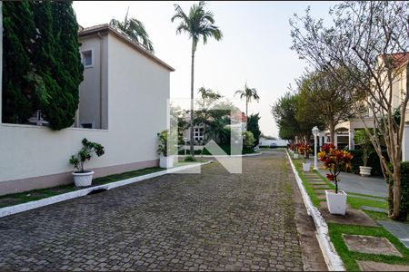 Casa de condomínio à venda com 270m², 4 quartos e 3 vagas Casa de condomínio à venda com 270m², 4 quartos e 3 vagasÁrea Comum