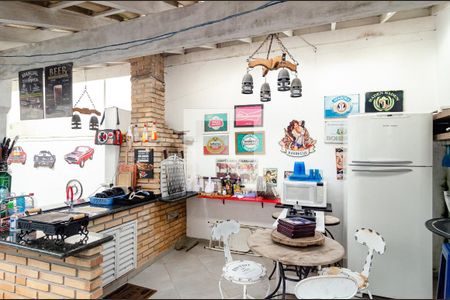 Casa de condomínio à venda com 270m², 4 quartos e 3 vagas Casa de condomínio à venda com 270m², 4 quartos e 3 vagasChurrasqueira