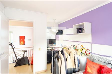 Casa de condomínio à venda com 270m², 4 quartos e 3 vagas Casa de condomínio à venda com 270m², 4 quartos e 3 vagasQuarto 4