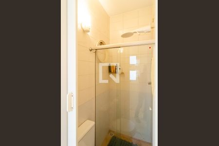 Casa de condomínio à venda com 270m², 4 quartos e 3 vagas Casa de condomínio à venda com 270m², 4 quartos e 3 vagasBanheiro de Serviço