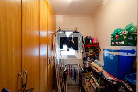 Casa de condomínio à venda com 270m², 4 quartos e 3 vagas Casa de condomínio à venda com 270m², 4 quartos e 3 vagasQuarto de Serviço